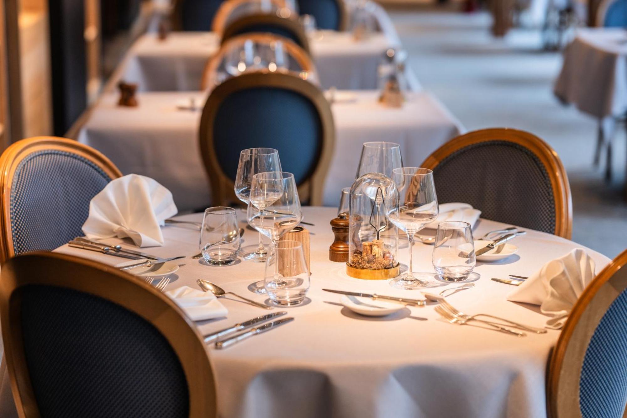 לה רושה - אן - ארדן Hostellerie La Claire Fontaine, Logis Hotels & Spa מראה חיצוני תמונה