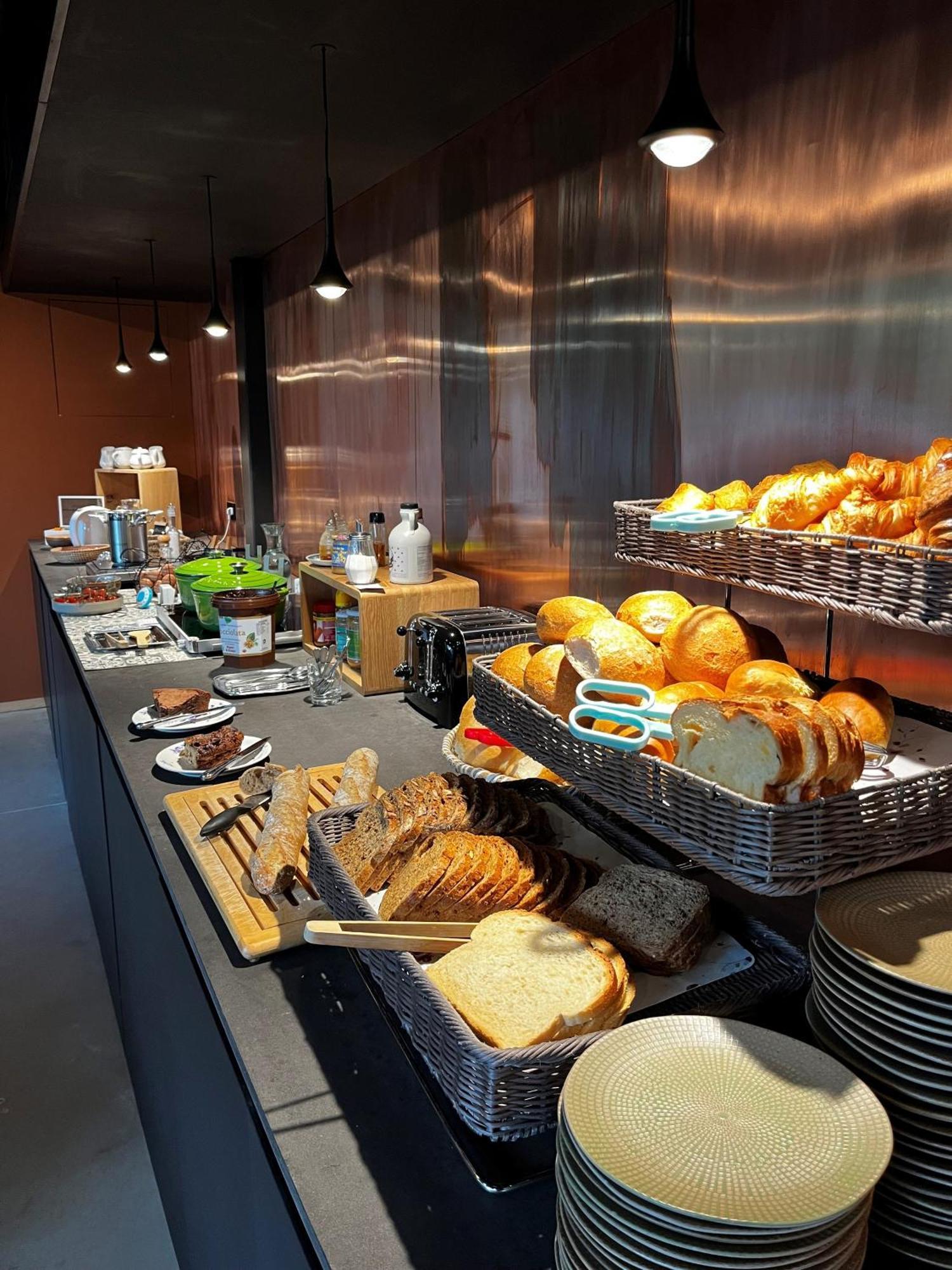 לה רושה - אן - ארדן Hostellerie La Claire Fontaine, Logis Hotels & Spa מראה חיצוני תמונה