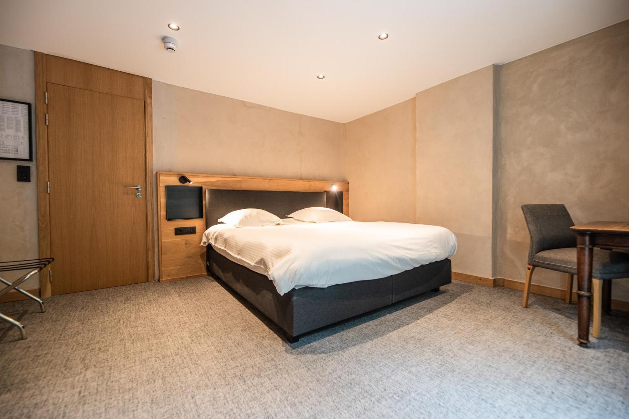 לה רושה - אן - ארדן Hostellerie La Claire Fontaine, Logis Hotels & Spa מראה חיצוני תמונה