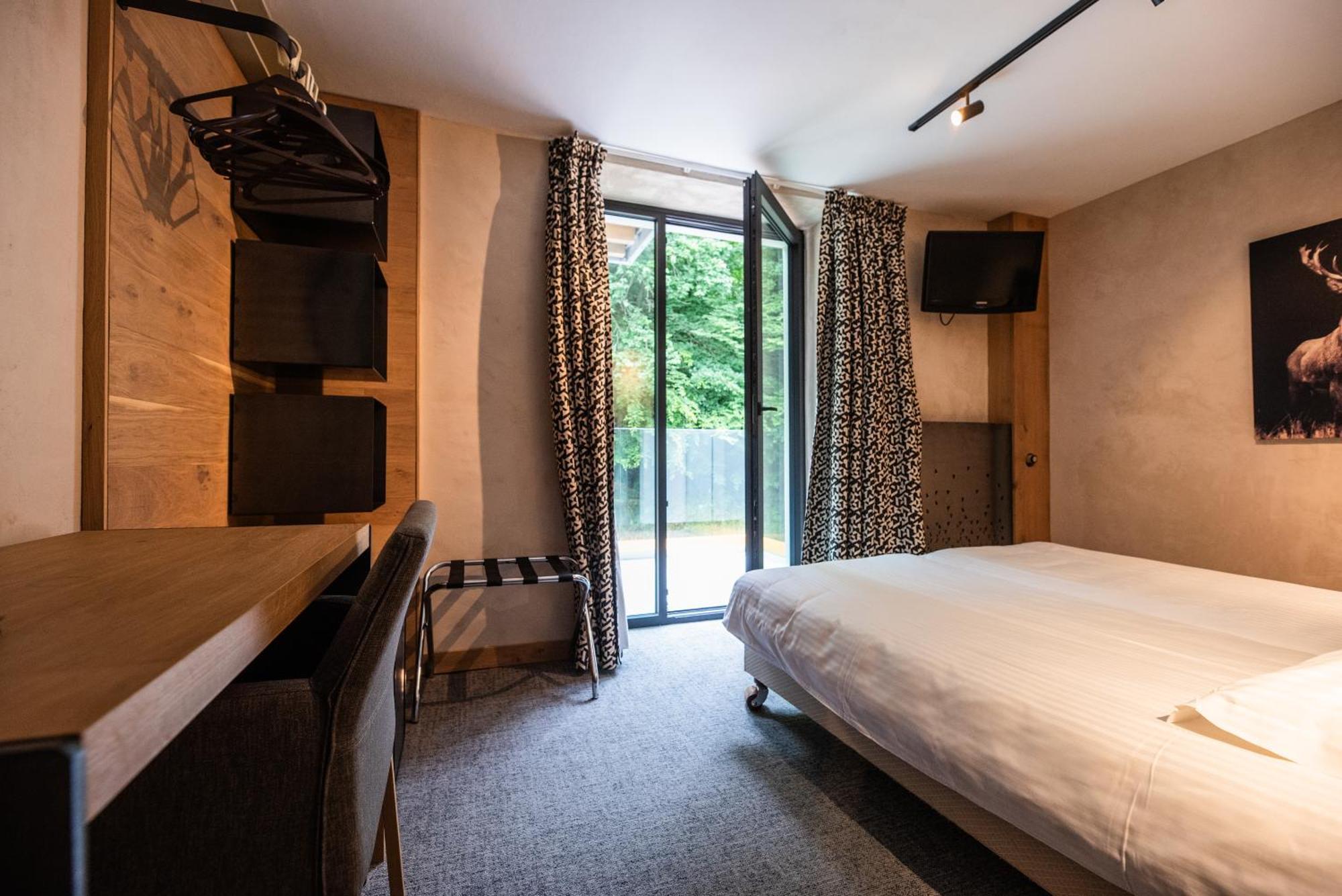 לה רושה - אן - ארדן Hostellerie La Claire Fontaine, Logis Hotels & Spa מראה חיצוני תמונה